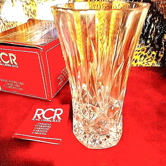 RCR Other - Royal Crystal Rock Vintage 24% Lead Cut Crystal Vase made in Italy, 7", Perfect.